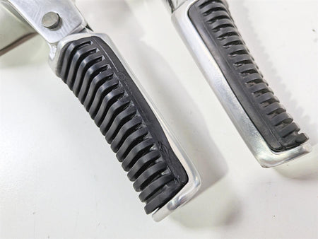 2006 Suzuki C90 VL1500T Boulevard Rear Passenger Footpeg Set 43811-10F10 {{ shop.shopifyCountryName }} - Mototech271