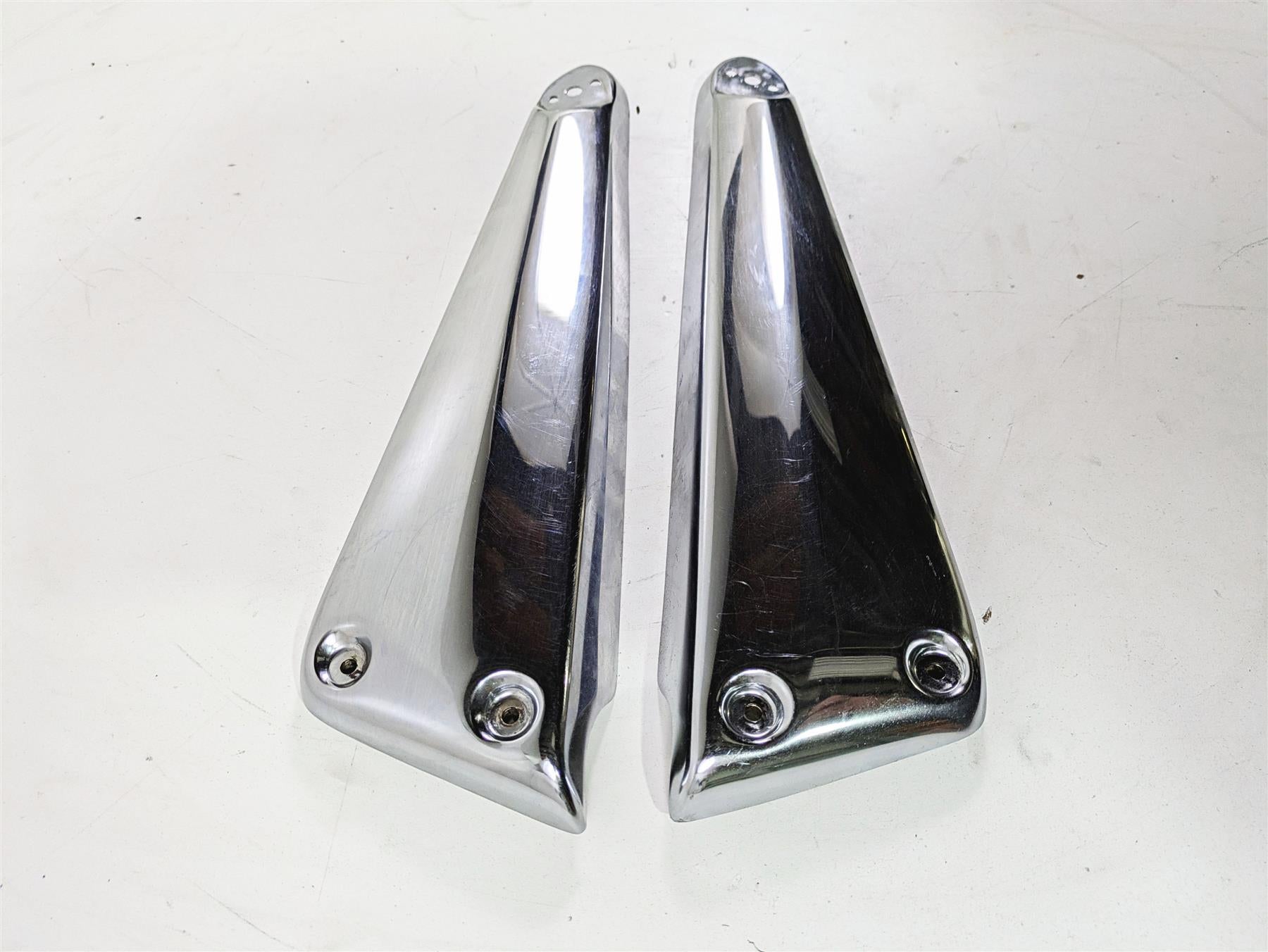 2006 Triumph Rocket 3 Rear Chrome Side Guards Covers Struts T2081425 T2081430 {{ shop.shopifyCountryName }} - Mototech271