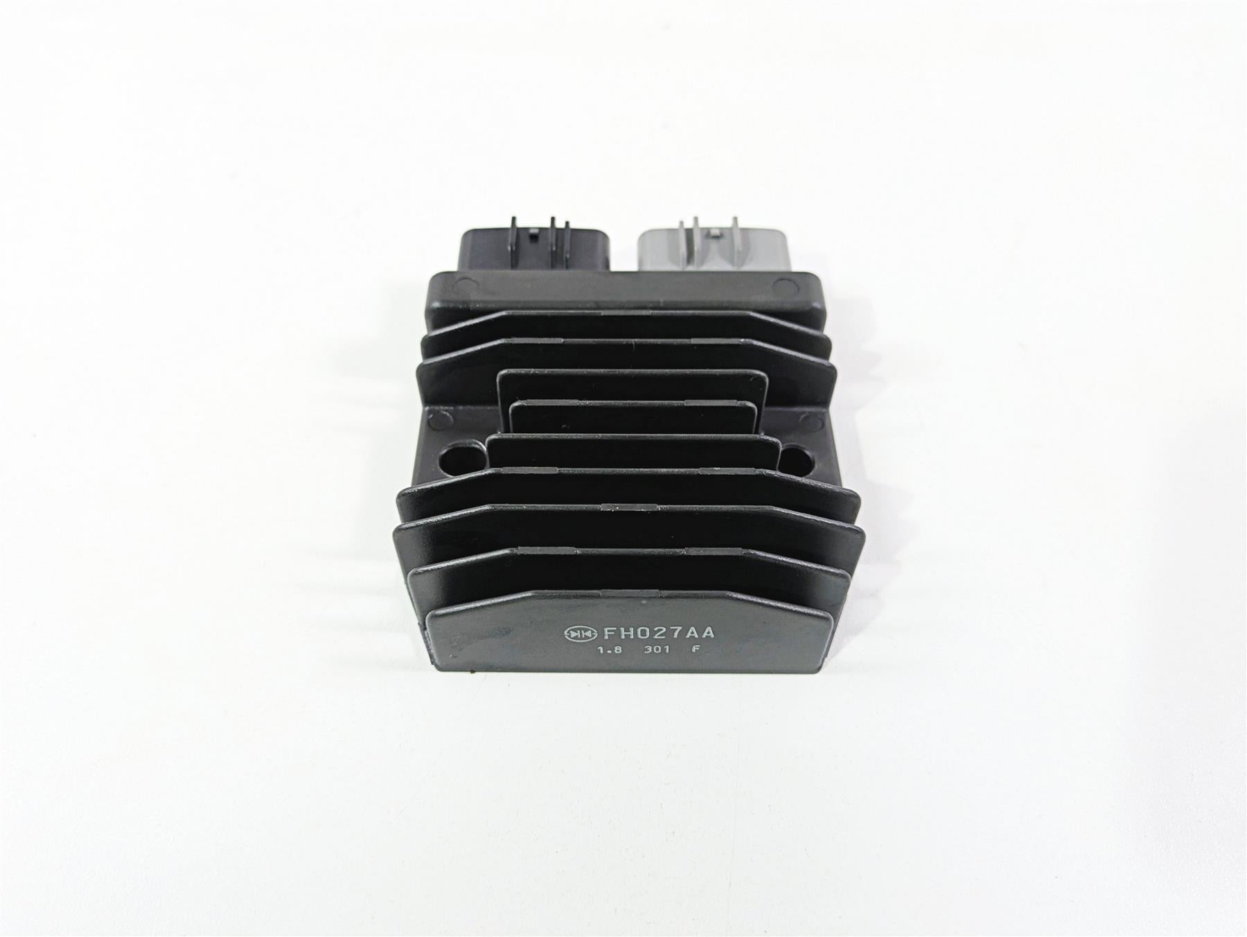 2022 Ducati Streetfighter V2 Rectifier Voltage Regulator 54040331A FH027AA {{ shop.shopifyCountryName }} - Mototech271