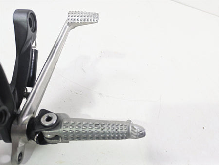 2024 Kawasaki ZX6R ZX636 Ninja Right Footpeg Brake Pedals Set 35063-0590-18R {{ shop.shopifyCountryName }} - Mototech271