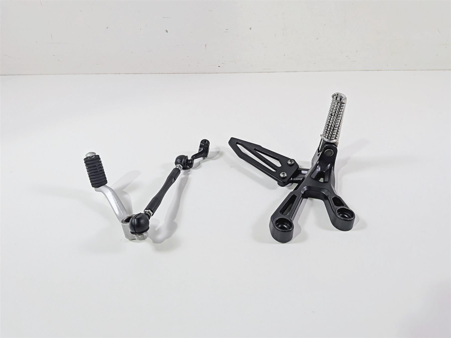 2023 Yamaha MT10 MTN1000 Left Front Footpeg & Shifter B67-27442-10-00 {{ shop.shopifyCountryName }} - Mototech271