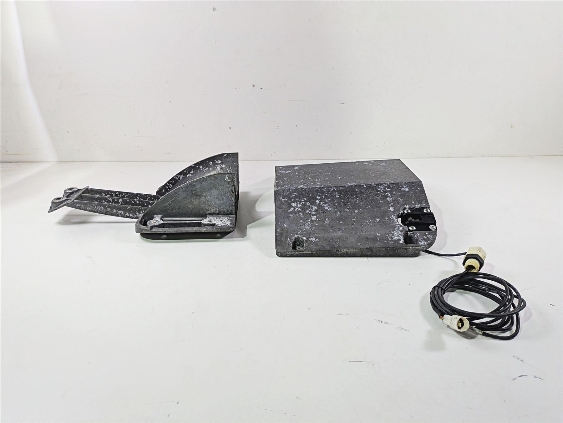 2019 Yamaha VX Cruiser HO 1800 Skid Plate Speed Sensor Set F2W-U273B-00-00 {{ shop.shopifyCountryName }} - Mototech271