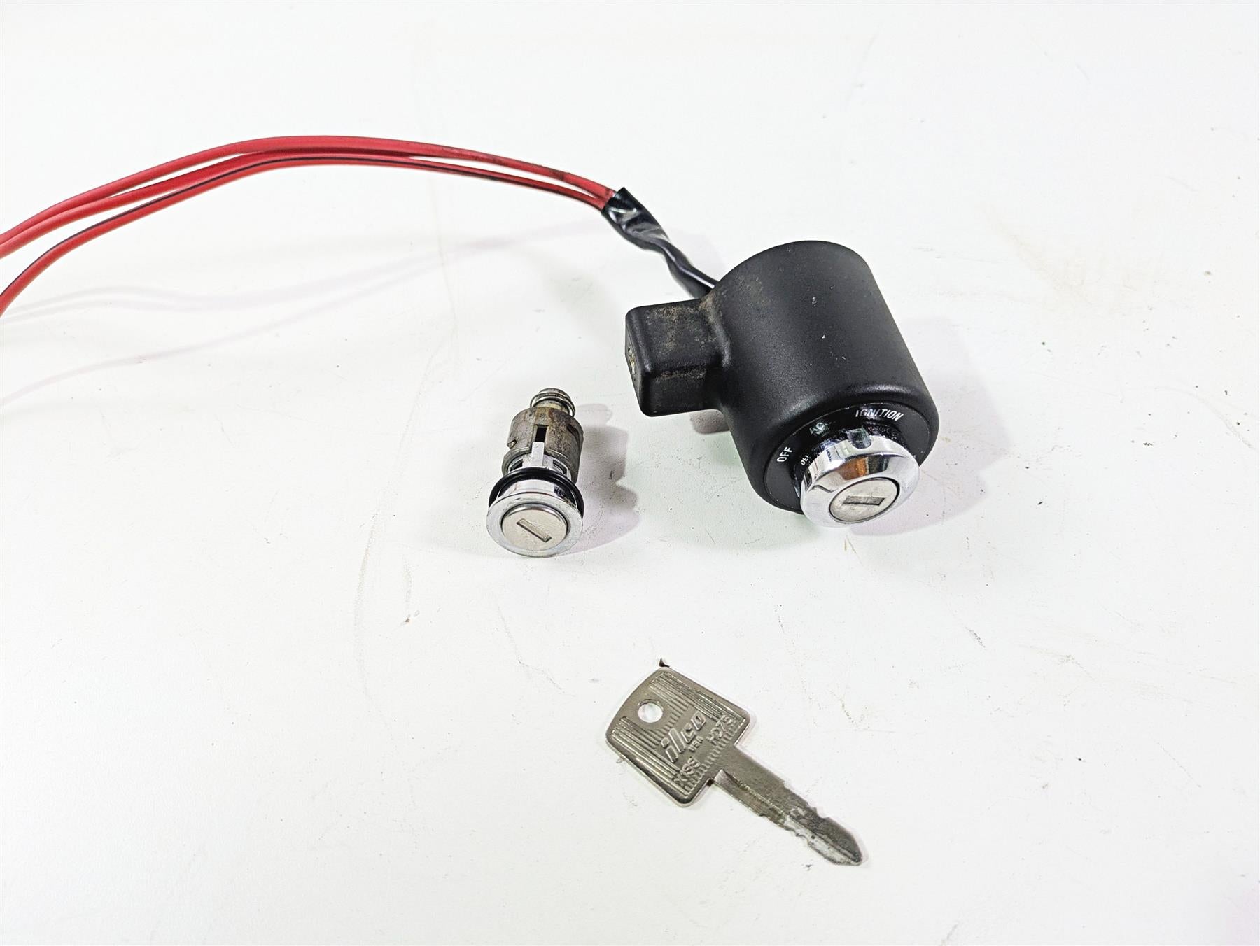 2009 Harley XR1200 Sportster Ignition Switch Steering Lock Key Set 48154-05 {{ shop.shopifyCountryName }} - Mototech271