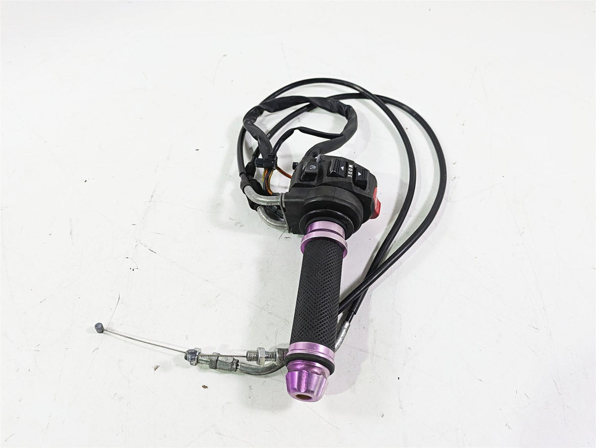 2008 Suzuki GSXR600 Right Hand Start Kill Throttle Control Switch 37200-21H01 {{ shop.shopifyCountryName }} - Mototech271