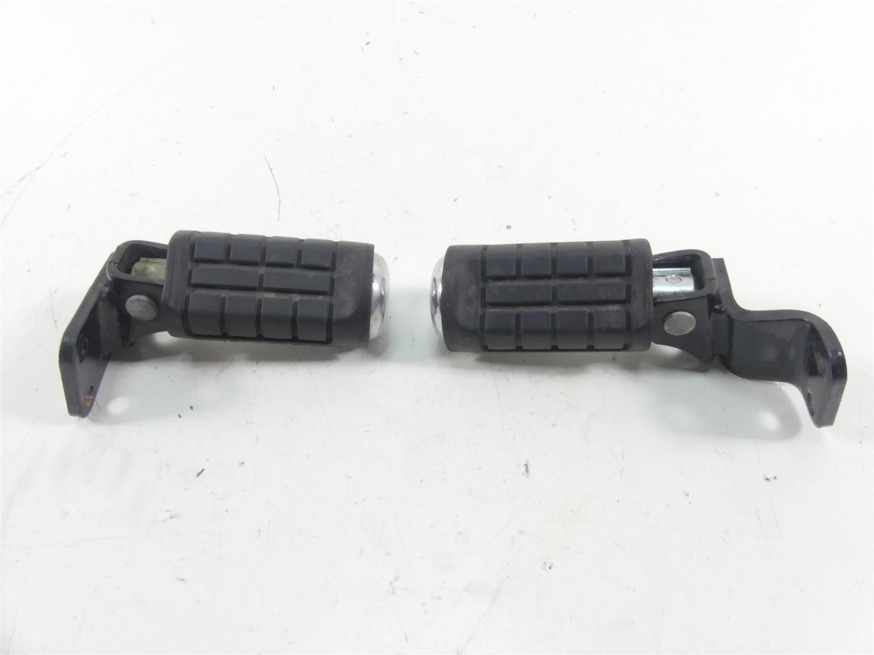 2003 Honda VTX1800 C Rear Passenger Footpeg Set 50680-MCH-000 50685-MCH-000