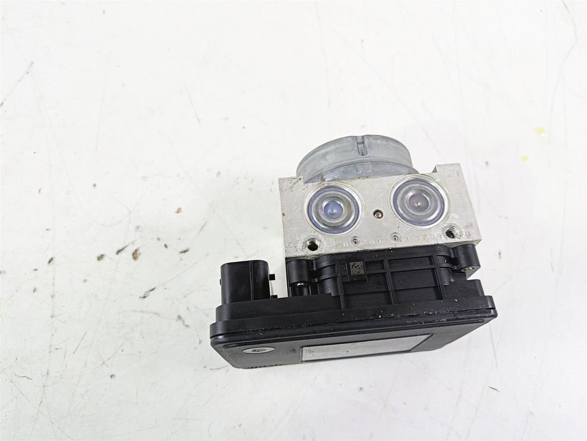 2015 BMW K1600 GT K48 Abs Brake Pump Unit Module 8554177 34518526235 {{ shop.shopifyCountryName }} - Mototech271