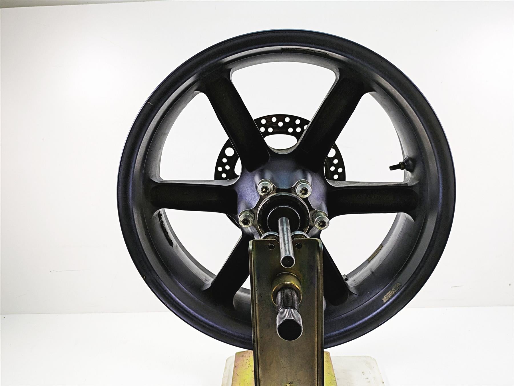 2008 Buell 1125 R Straight 17x5.5 Rear Wheel Rim + Rotor G0309.02A8AYCR {{ shop.shopifyCountryName }} - Mototech271
