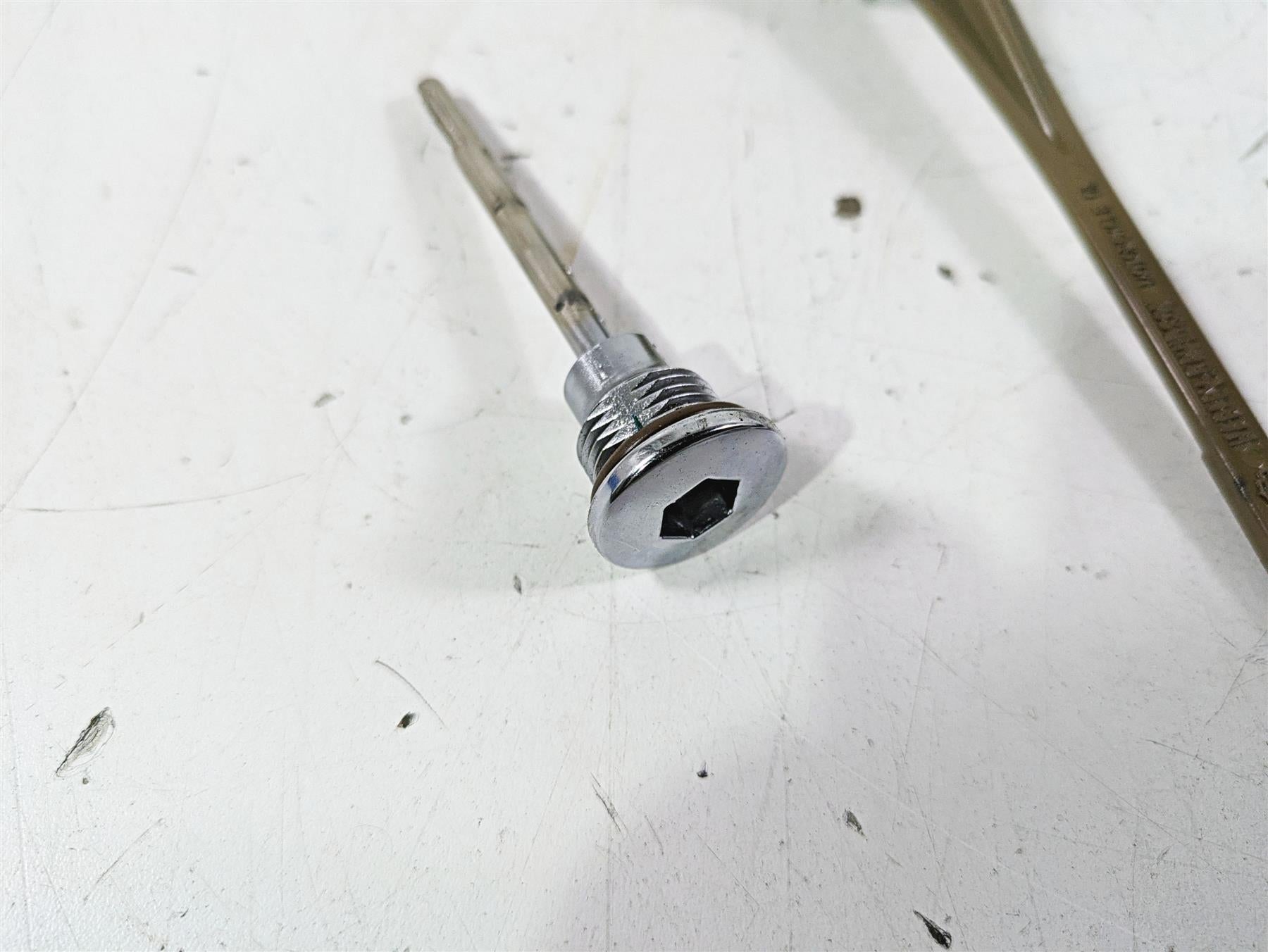 2021 Harley Softail FXBBS Street Bob Oil Dipstick Spout Set 62800062 {{ shop.shopifyCountryName }} - Mototech271