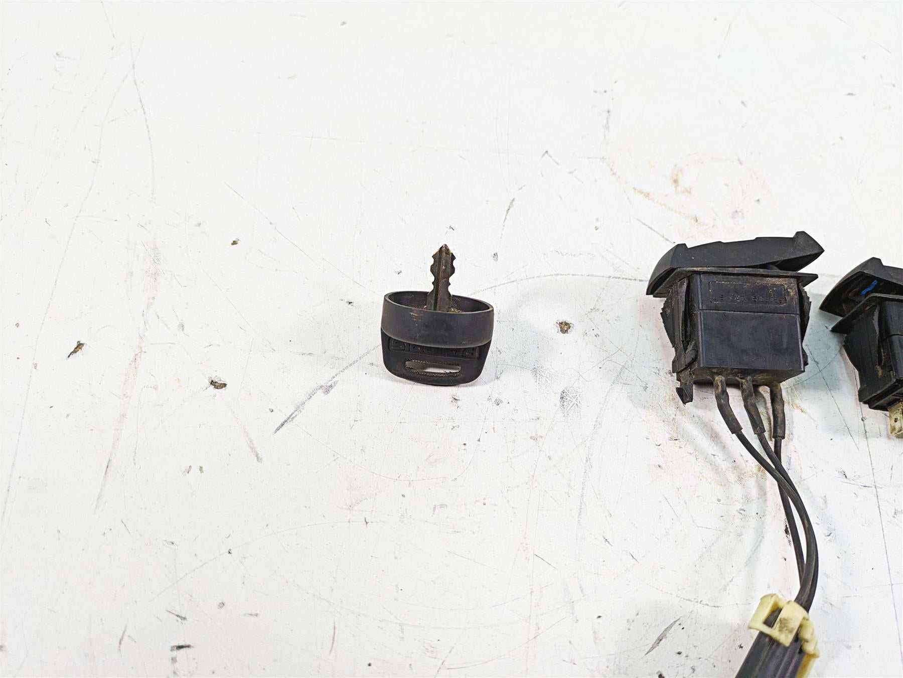 2019 Polaris RZR XP 1000 EPS Ignition Awd Light Switch Key Set 4016058 4014069 {{ shop.shopifyCountryName }} - Mototech271