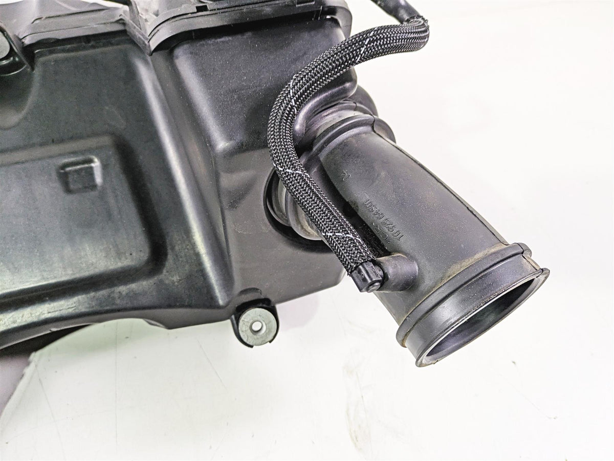 2016 BMW R1200RS K54 Air Filter Box Cleaner Breather & Tubes 13718523907 {{ shop.shopifyCountryName }} - Mototech271