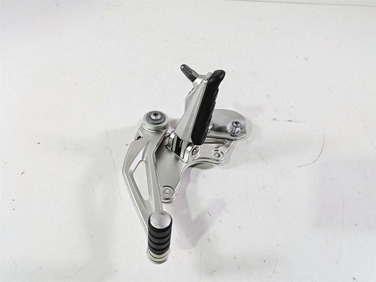 2012 BMW R1200R K27 Right Rider Footpeg & Brake Pedal 46717671078 35217728911 {{ shop.shopifyCountryName }} - Mototech271