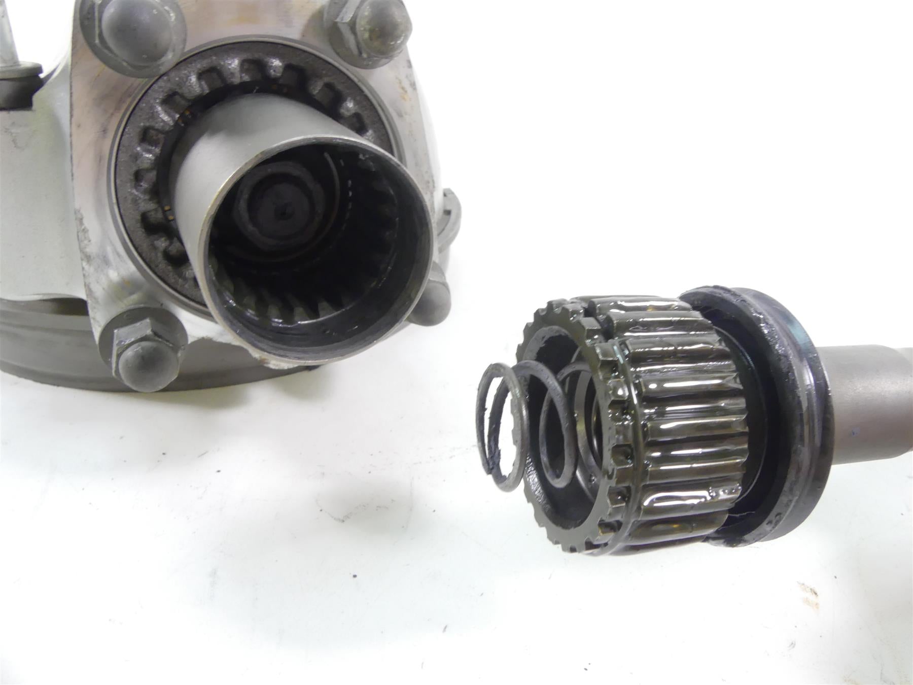 2003 Honda VTX1800R Differential Final Drive Gear Box + Shaft -19K 41300-MCH-000 {{ shop.shopifyCountryName }} - Mototech271