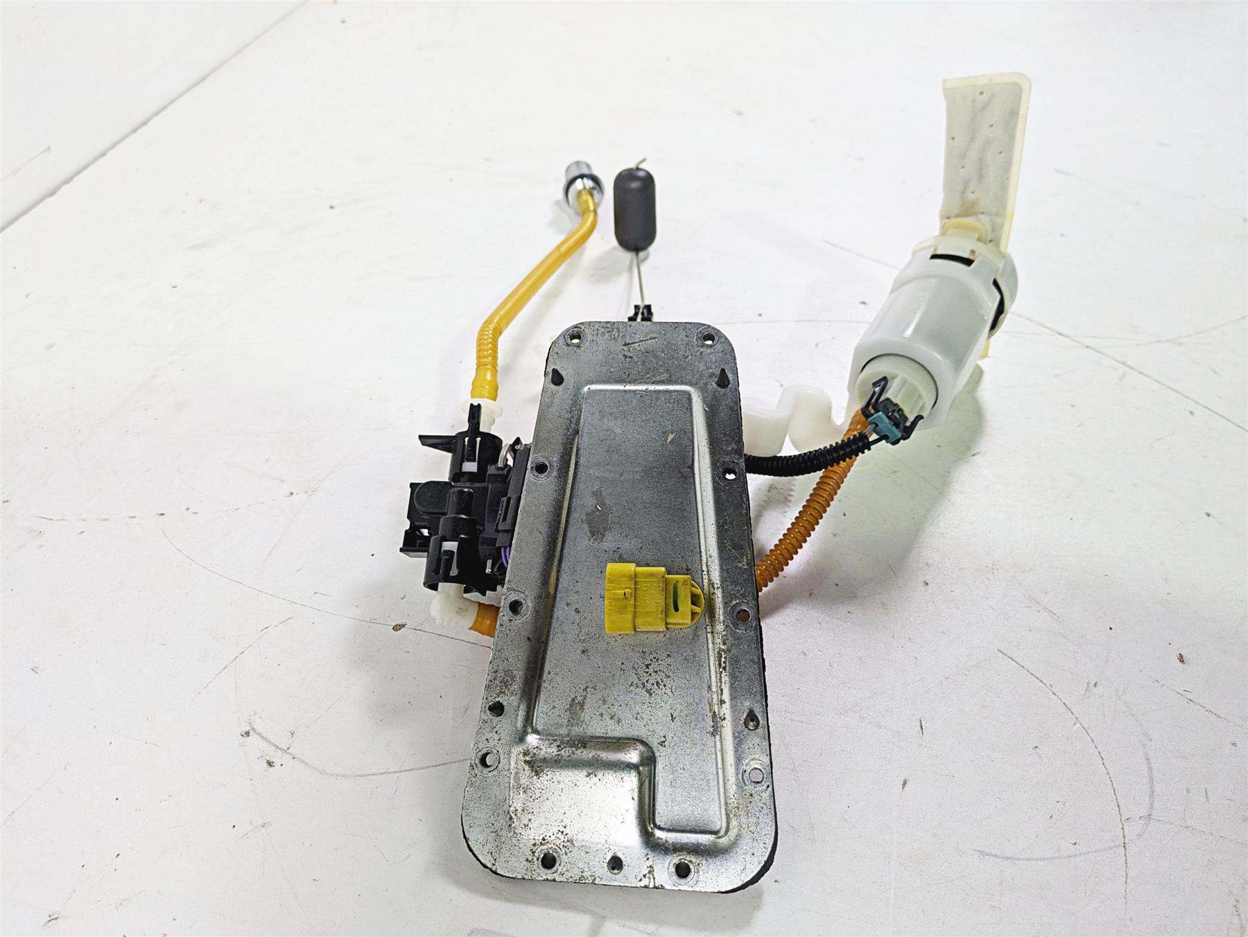 2009 Harley FXCWC Softail Rocker Fuel Gas Petrol Pump Tested - Read 75283-08 {{ shop.shopifyCountryName }} - Mototech271