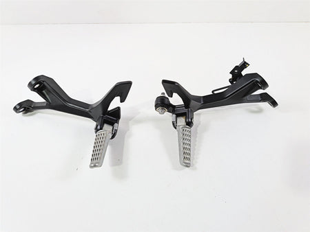 2024 Kawasaki EX500 Ninja 40th An. Rear Passenger Foot Peg 35063-1408 35063-1409 {{ shop.shopifyCountryName }} - Mototech271