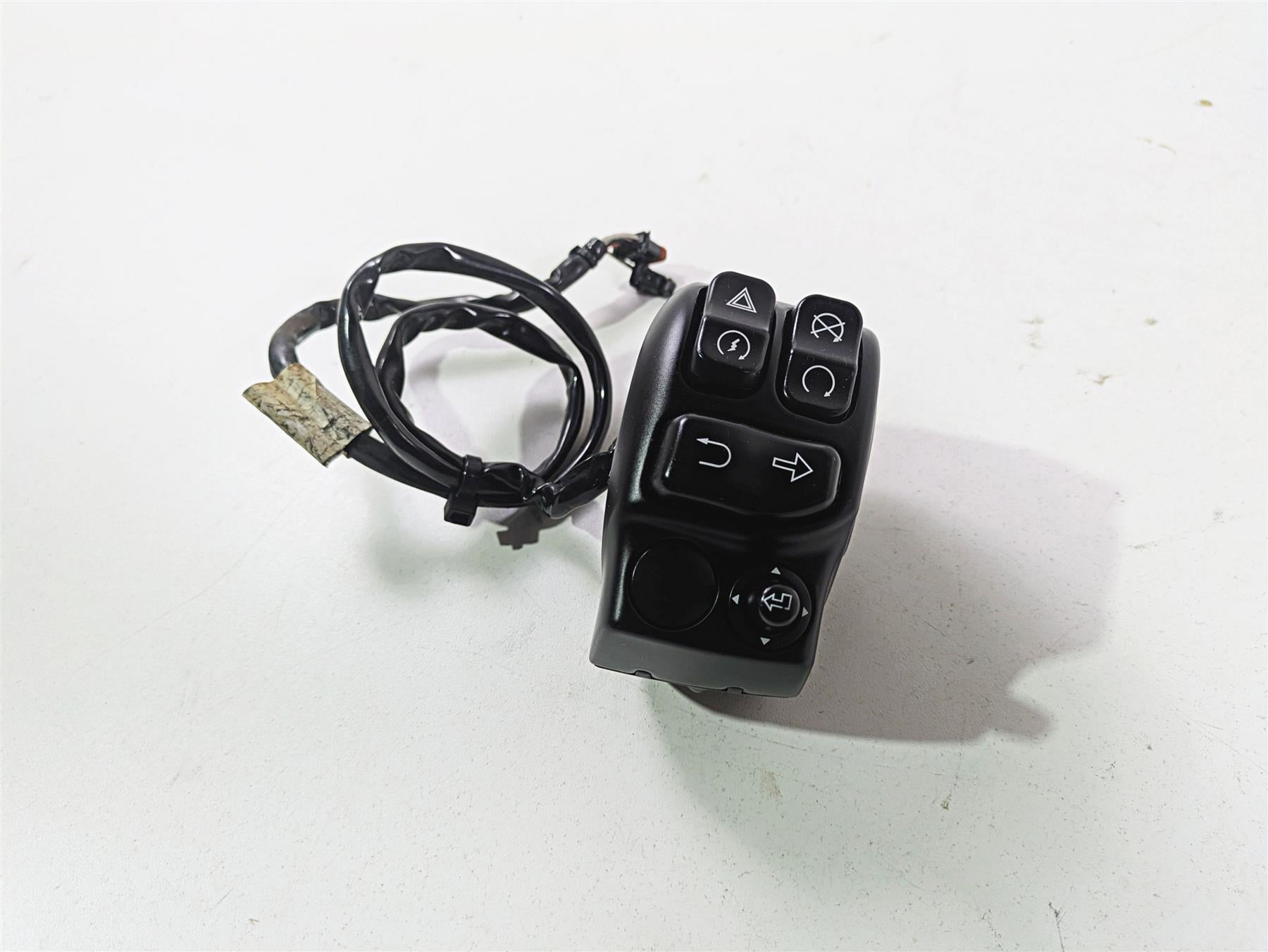 2021 Harley Touring FLTRX Road Glide Right Hand Control Switch Boom GTS 71500501 {{ shop.shopifyCountryName }} - Mototech271