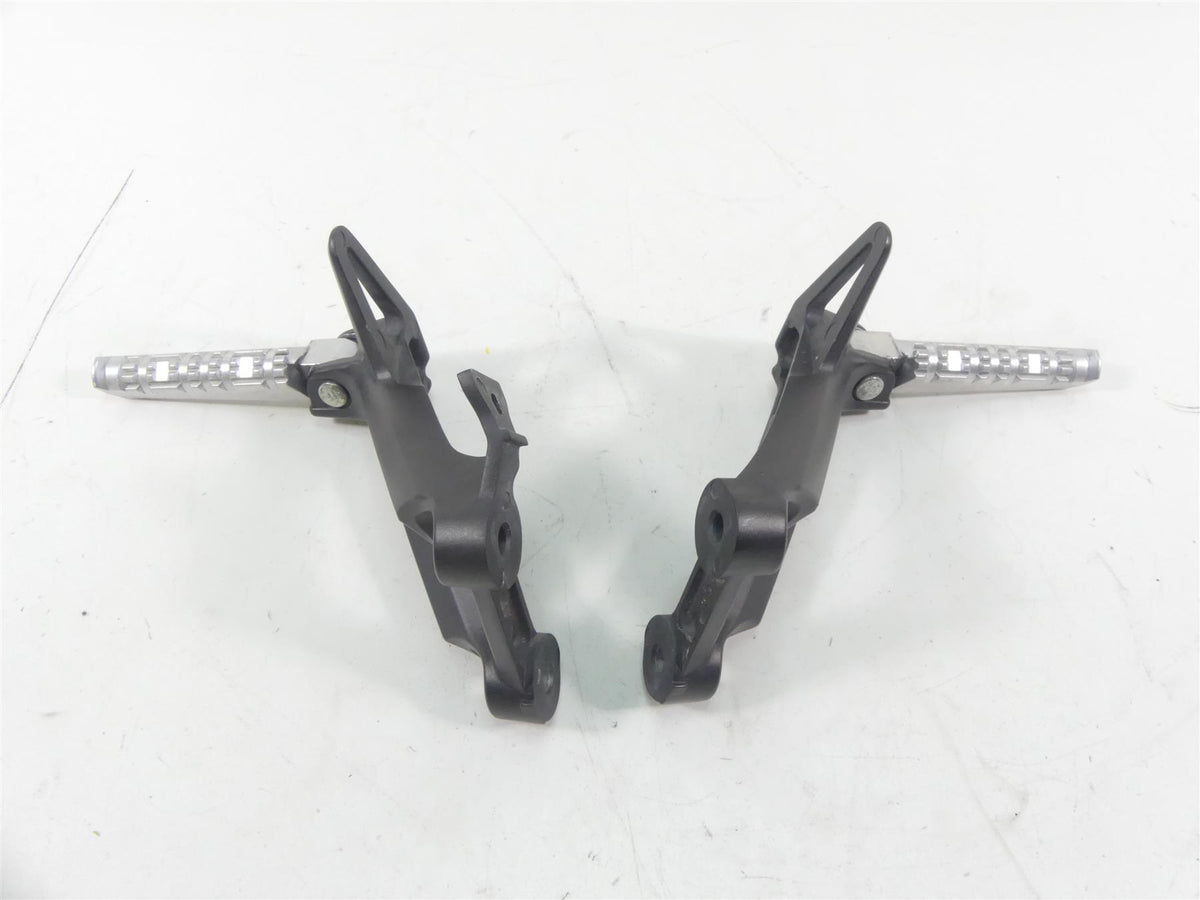 2015 Yamaha MT09 FZ09 Rear Passenger Foot Peg Footpeg Set 1RC-2742L-01-00 {{ shop.shopifyCountryName }} - Mototech271