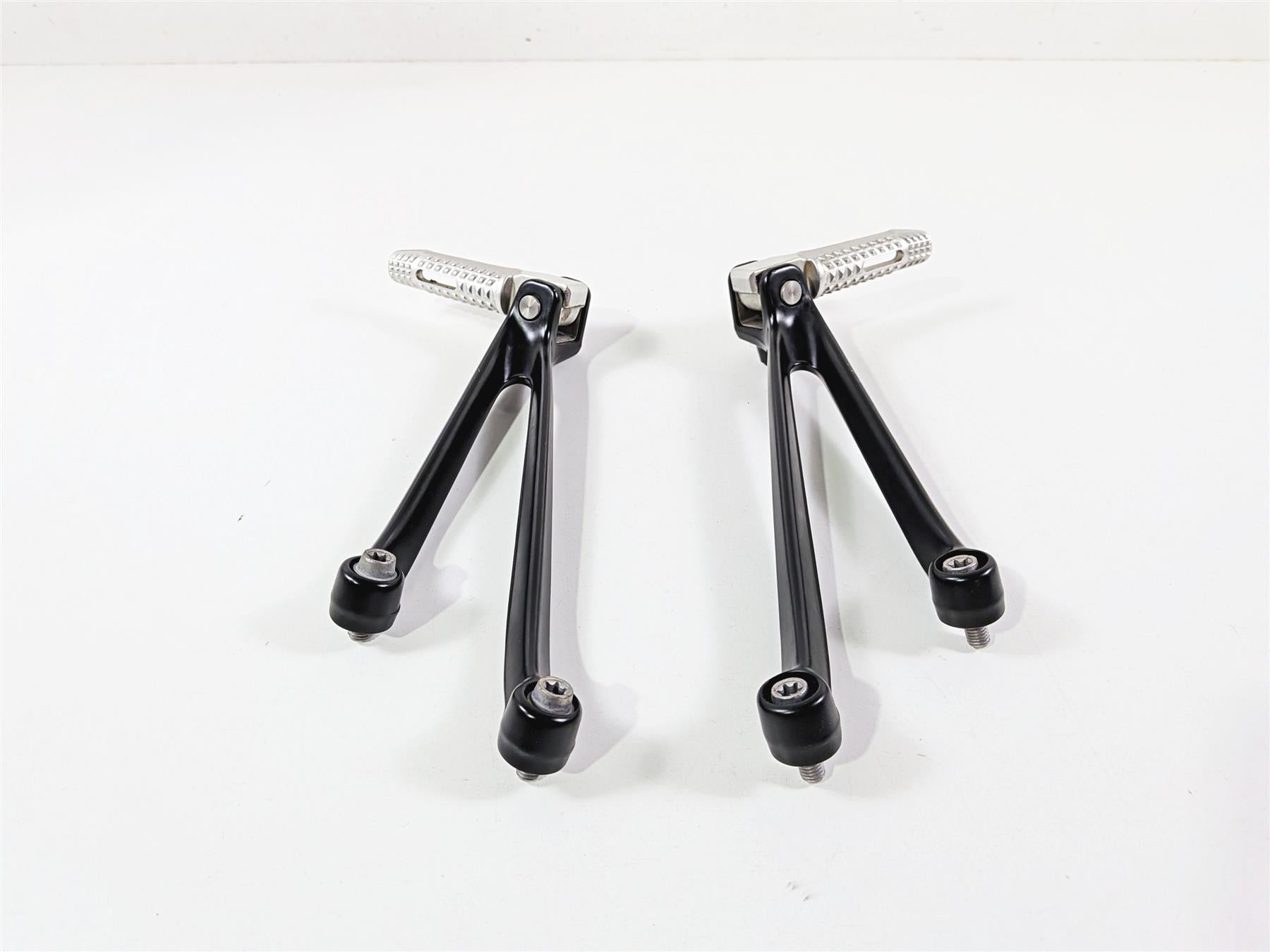 2014 BMW S1000RR K46 Rear Passenger Foot Peg Rest Set 46718521680 46718521681 {{ shop.shopifyCountryName }} - Mototech271