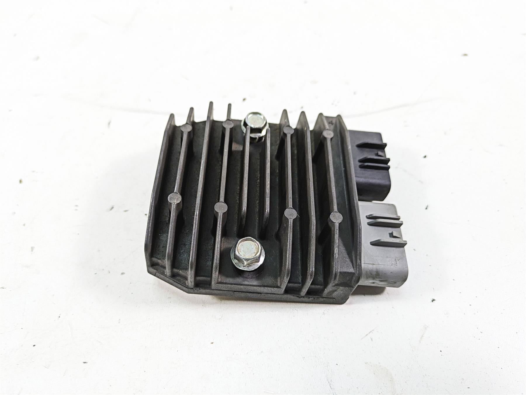 2007 Yamaha R1 YZFR1 Rectifier Voltage Regulator FH012AA 1D7-81960-00-00 {{ shop.shopifyCountryName }} - Mototech271