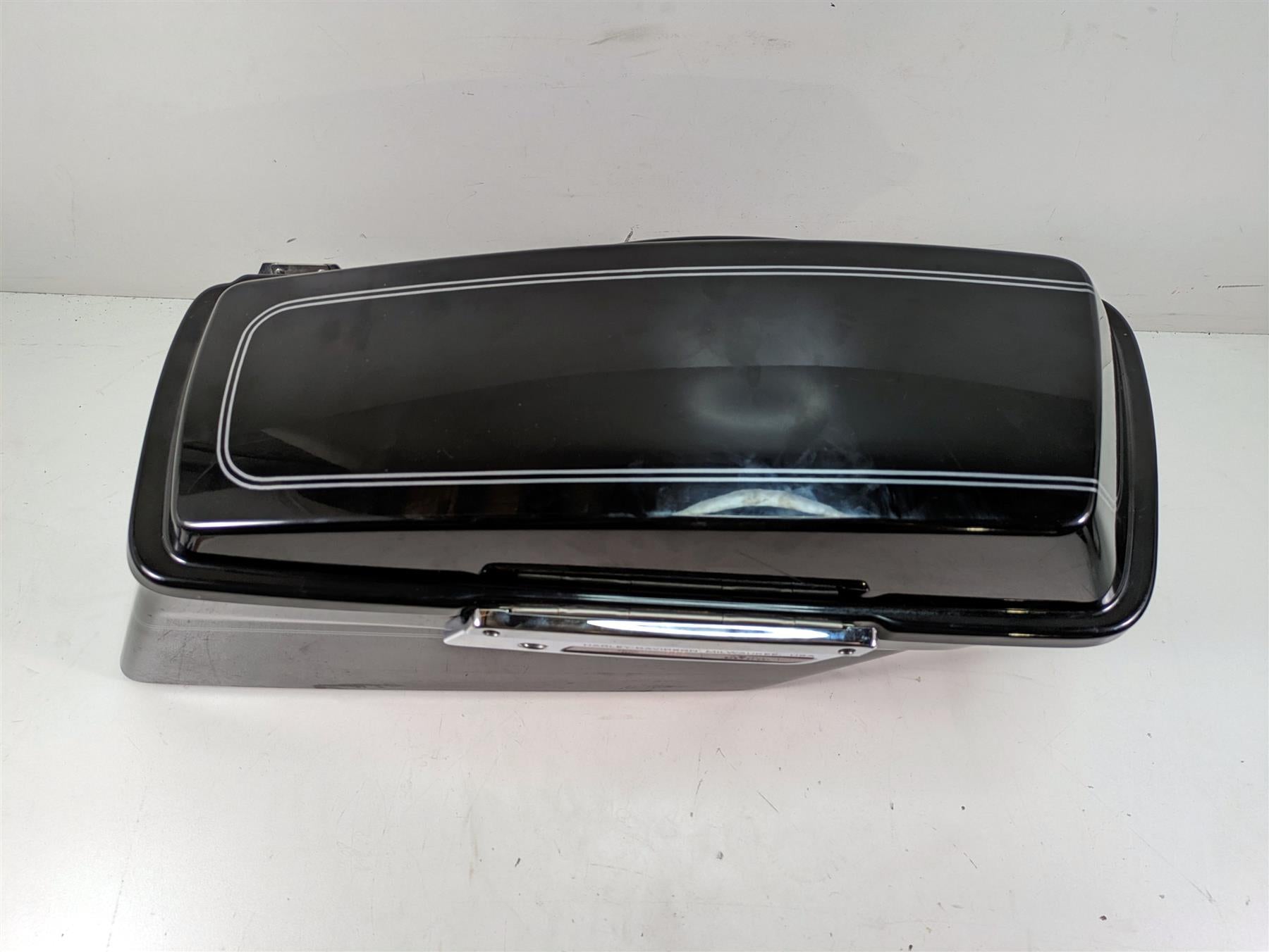 2006 Harley Touring FLHTCUI Electra Glide Right Saddle Bag Saddlebag 90752-93 {{ shop.shopifyCountryName }} - Mototech271