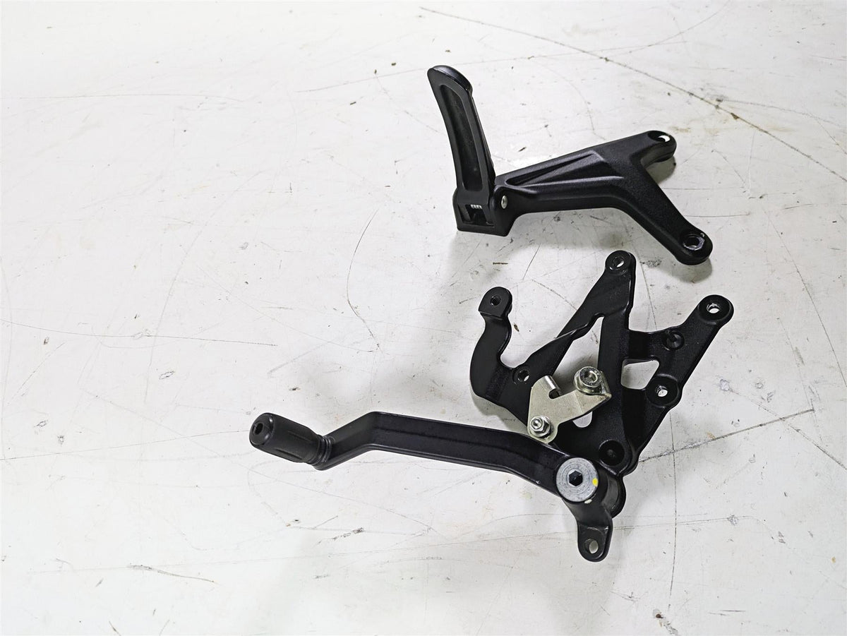 2022 MV Agusta F3 800 Rosso Right Front Footpeg & Brake Pedal 80A0C4103 {{ shop.shopifyCountryName }} - Mototech271
