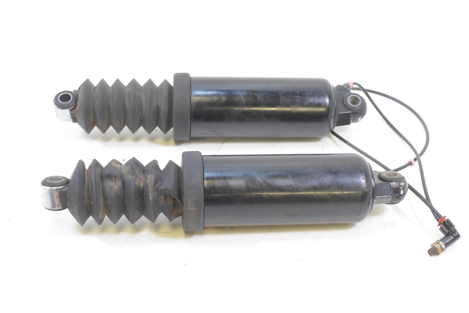 2004 Harley FLHTCSE CVO Electra Glide Rear Shock Damper Set 13" 54565-09 {{ shop.shopifyCountryName }} - Mototech271