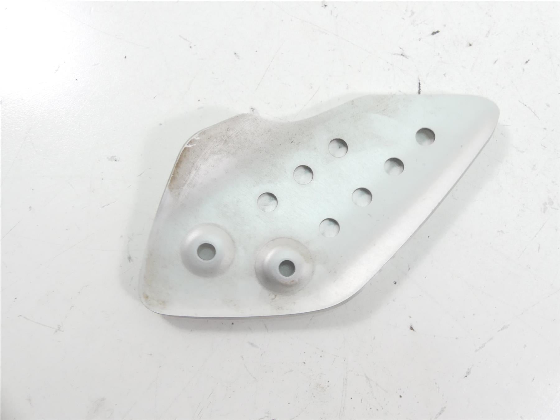 2017 Triumph Thruxton 1200 R Right Front Footpeg Foot Peg + Bracket T2081084 {{ shop.shopifyCountryName }} - Mototech271