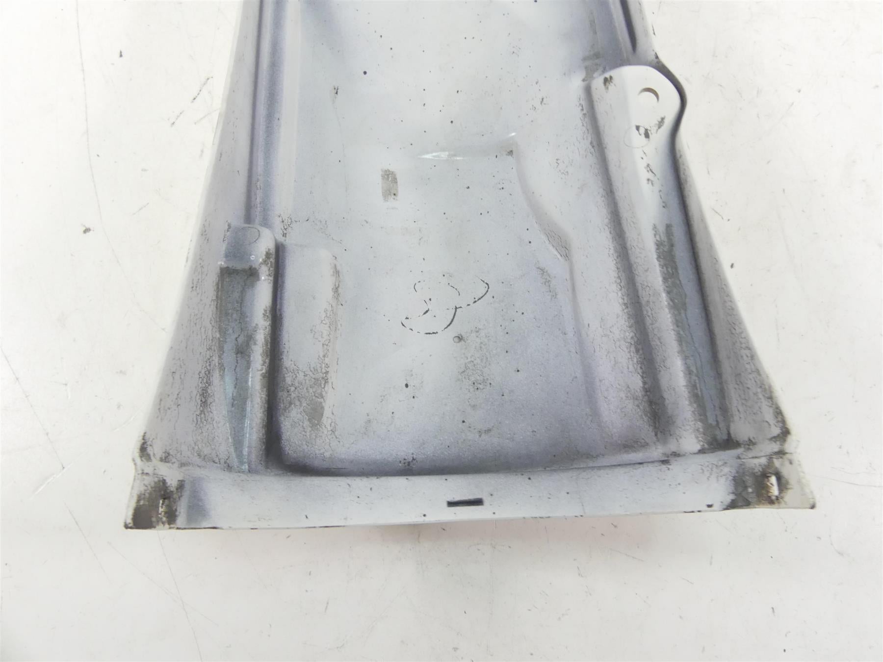 1999 BMW R1100 GS 259E Rear Inner White Painted Fender 46622313389 {{ shop.shopifyCountryName }} - Mototech271