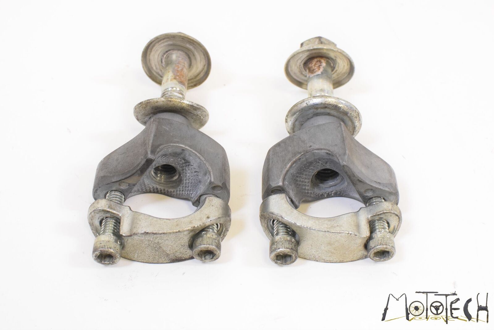 1997 Harley Touring FLHRI Road King Handlebar Riser Holder Mount SET 56149-88B