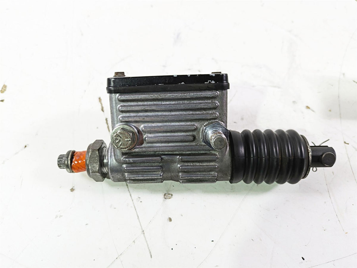 1992 Harley FLSTC Softail Heritage Rear Brake Master Cylinder + Cover 42468-87E {{ shop.shopifyCountryName }} - Mototech271