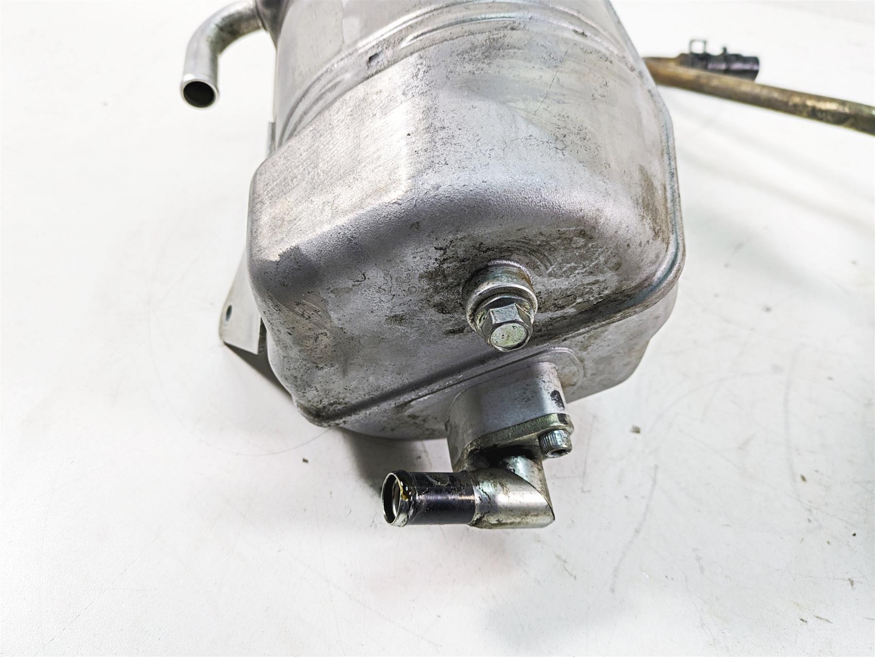 2019 Yamaha YXZ1000 R EPS SS SE Oil Tank Reservoir 2HC-21751-01-00 2HC-21751-02 {{ shop.shopifyCountryName }} - Mototech271