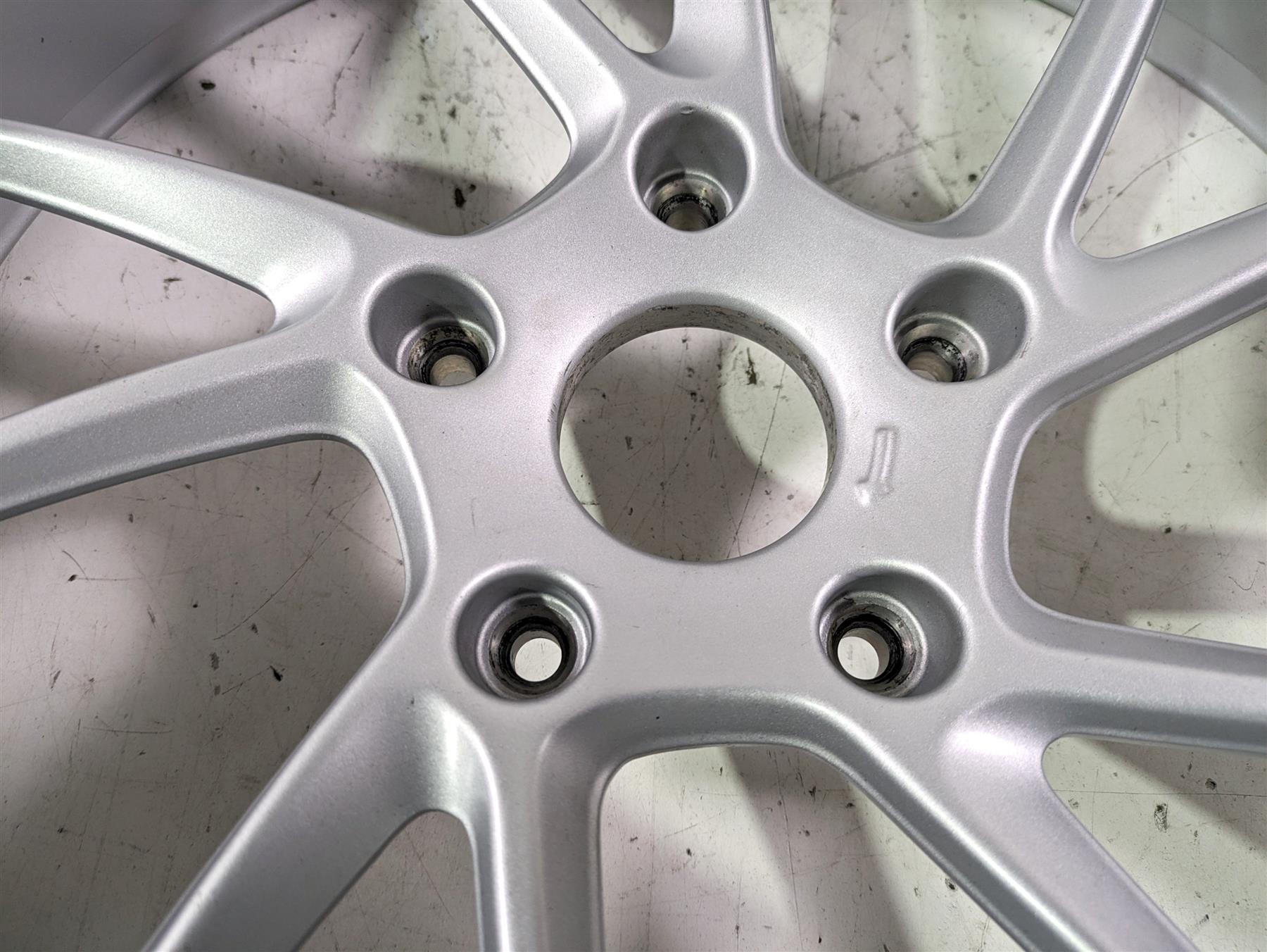 2022 BMW R1250 RT K052 Straight 17x5.5 Rear Wheel Rim 36317727235 {{ shop.shopifyCountryName }} - Mototech271