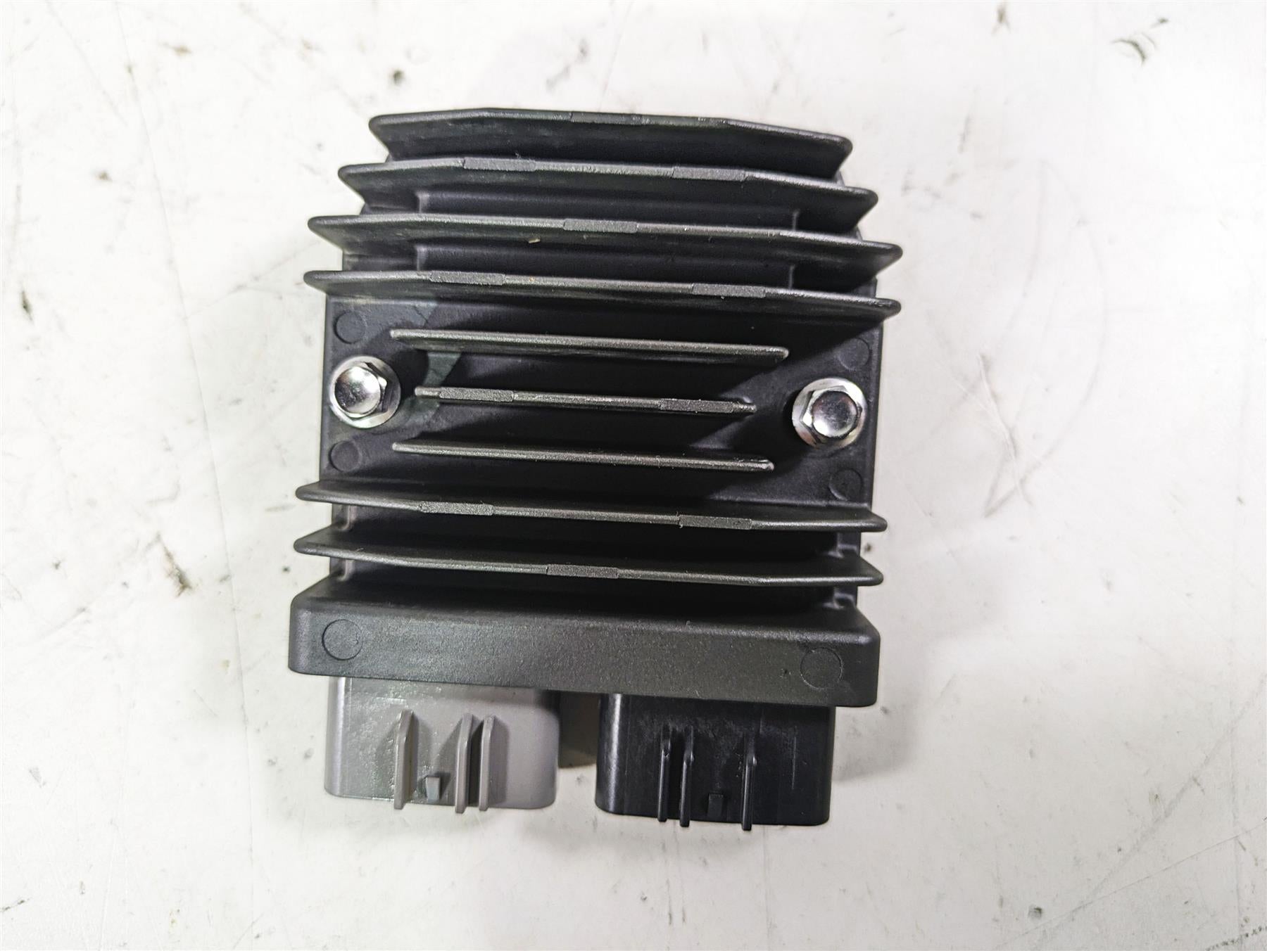 2023 Triumph Street Triple 765 RS Rectifier Voltage Regulator FH027AA T1300675 {{ shop.shopifyCountryName }} - Mototech271