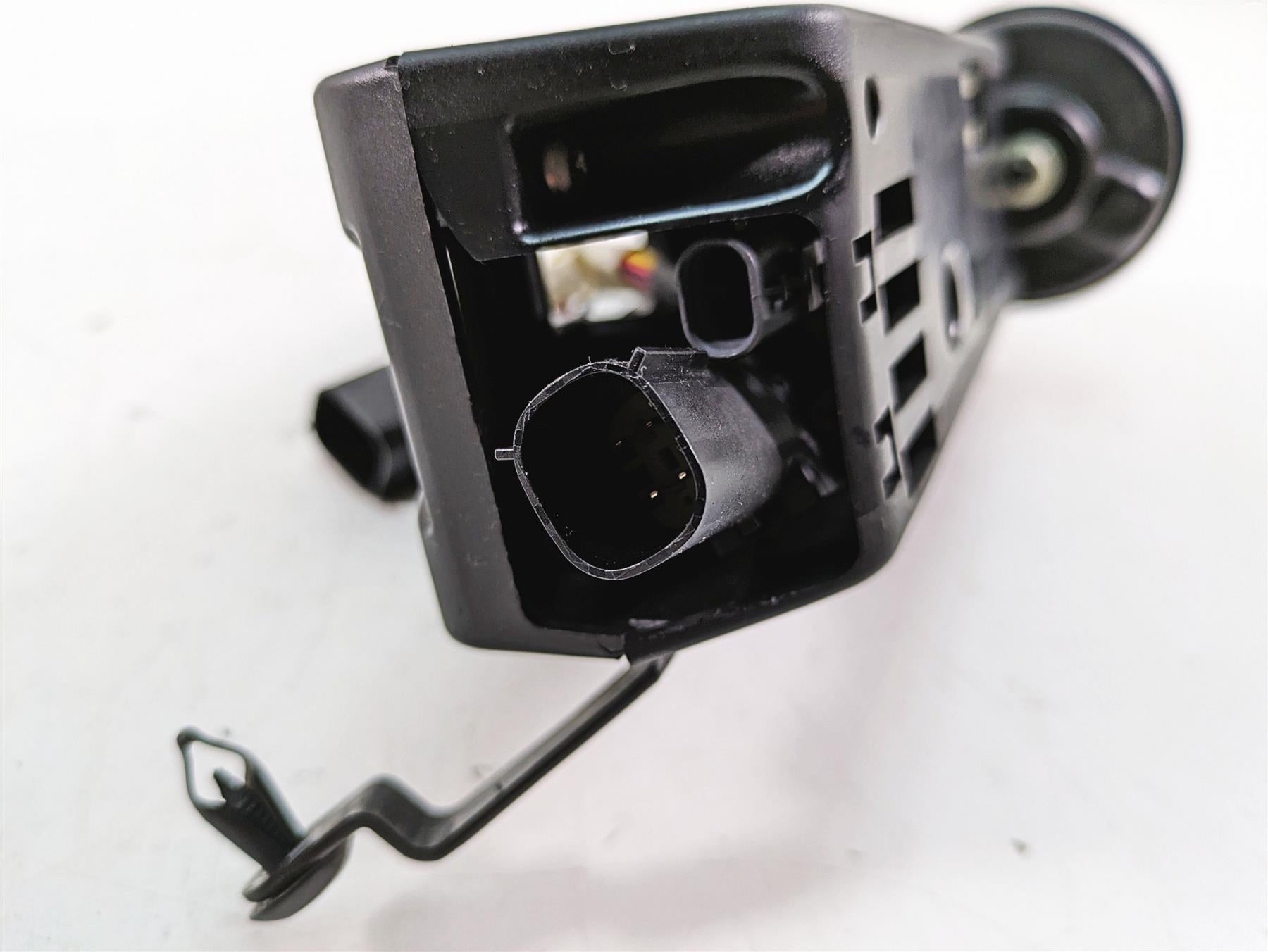 2020 Harley Softail FXBB Street Bob Horn + Media Usb Wiring Box 69201654 {{ shop.shopifyCountryName }} - Mototech271
