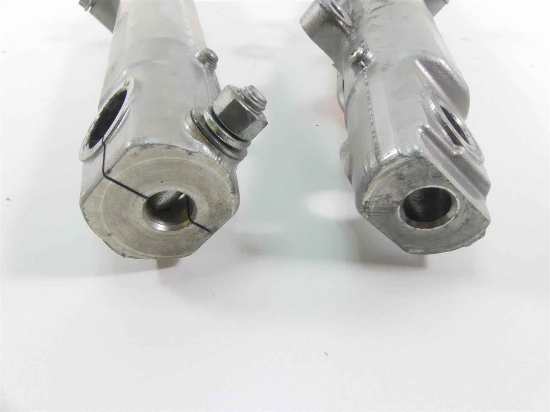 2006 Harley Sportster XL1200 Custom Straight Showa Front Fork Lowers 45900-04 {{ shop.shopifyCountryName }} - Mototech271