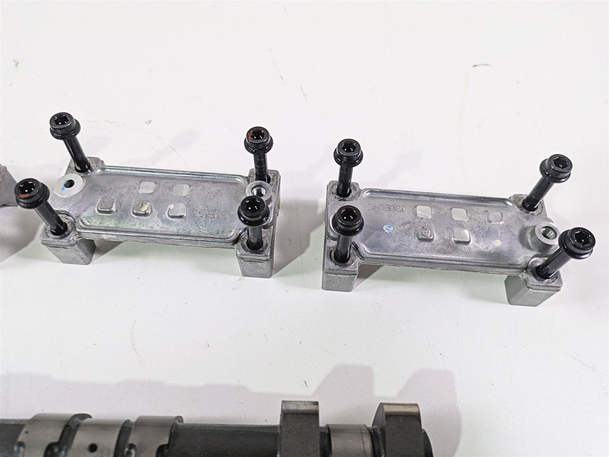 2020 Kawasaki Z900 ZR900 Camshaft Cam Shaft Set 49118-0942 49118-0979 {{ shop.shopifyCountryName }} - Mototech271