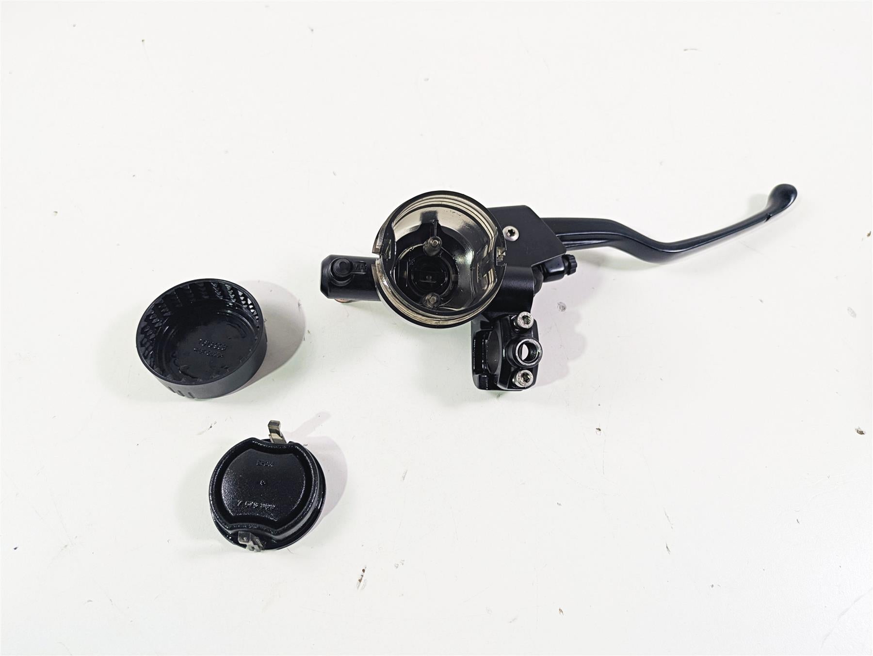 2010 BMW R1200GS K25 Front Brake Master Cylinder - Abs 32728526916 {{ shop.shopifyCountryName }} - Mototech271