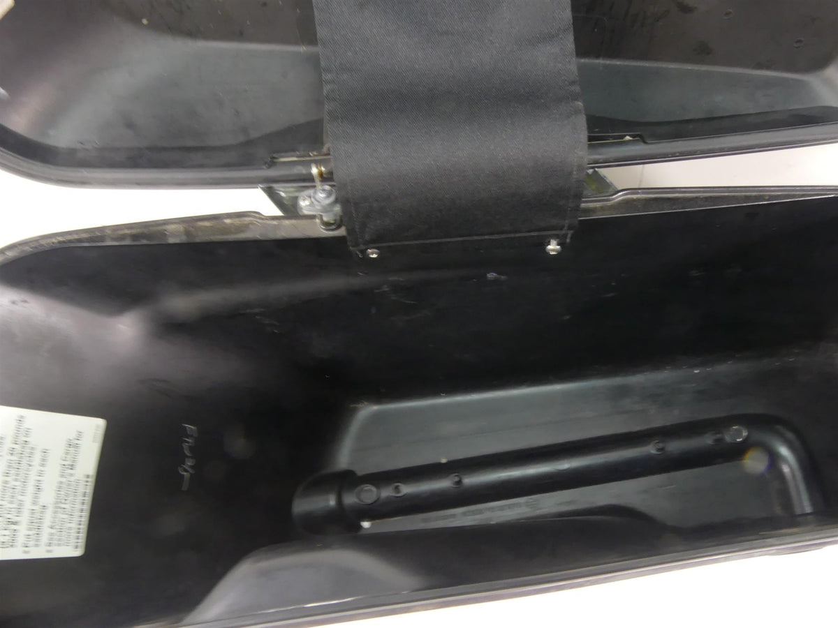 2014 Harley Touring FLHX Street Glide Saddlebag Luggage Box Set - Read 90200412 {{ shop.shopifyCountryName }} - Mototech271