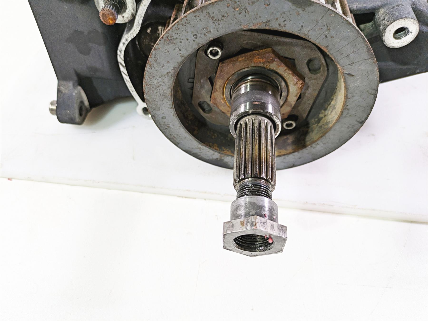 2008 Harley FLSTSB Cross Bones 6-Speed Transmission Gear Box 33030-07A {{ shop.shopifyCountryName }} - Mototech271