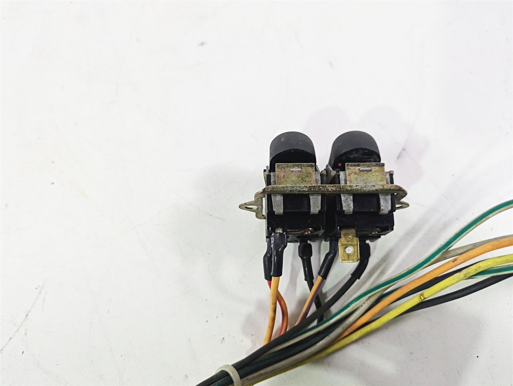 1996 Harley Touring FLHTCUI Electra Glide Aux Cruise Control Switch Set 71535-96 {{ shop.shopifyCountryName }} - Mototech271