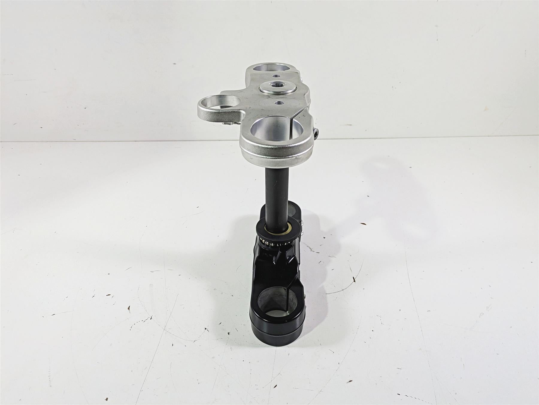 2016 Moto Guzzi Stelvio 1200 8V NTX Upper & Lower Triple Tree Set 886202 886199 {{ shop.shopifyCountryName }} - Mototech271