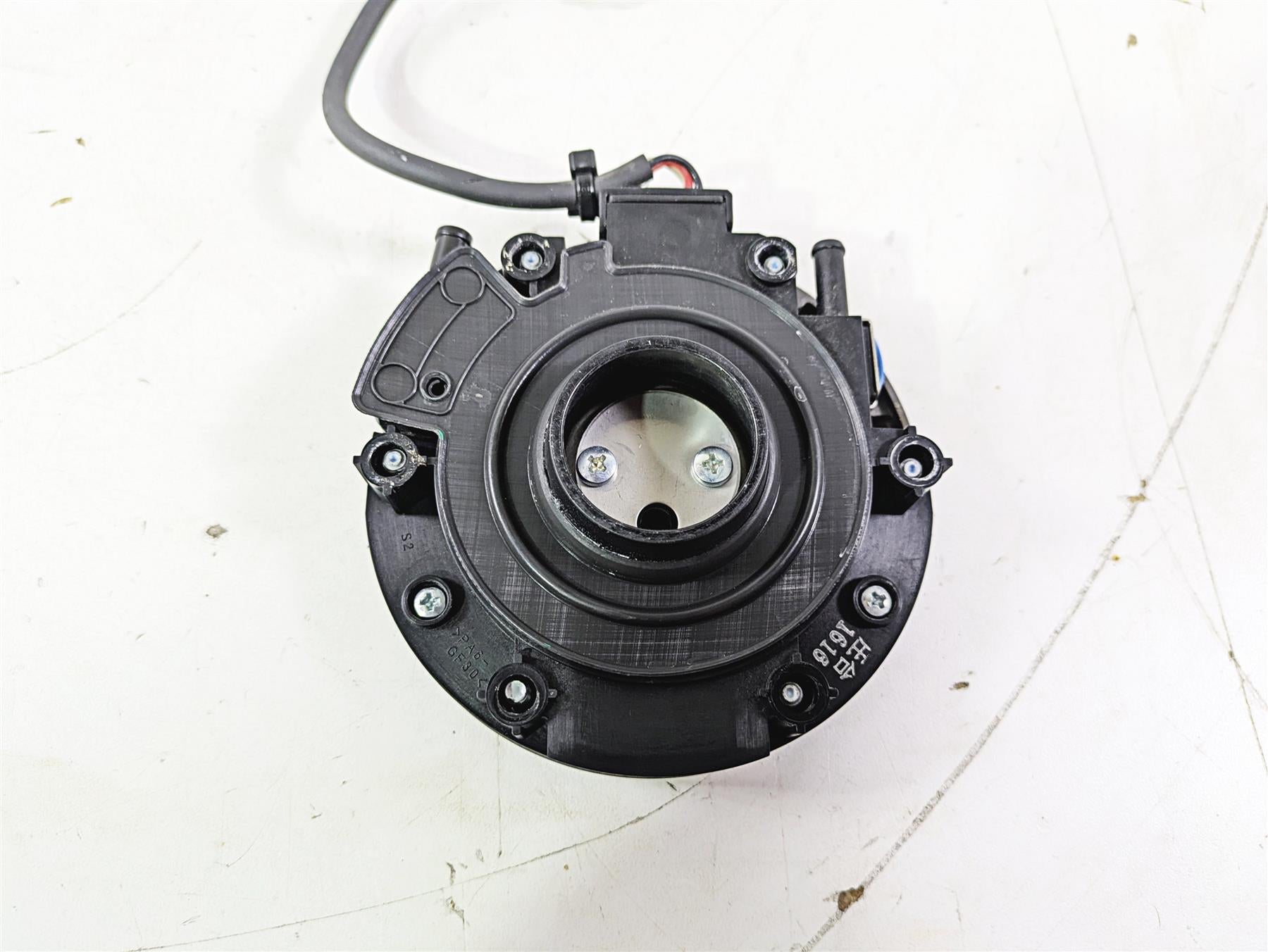 2022 KTM 1290 Super Adventure S Keyless Fuel Gas Tank Lid 61907008000 {{ shop.shopifyCountryName }} - Mototech271