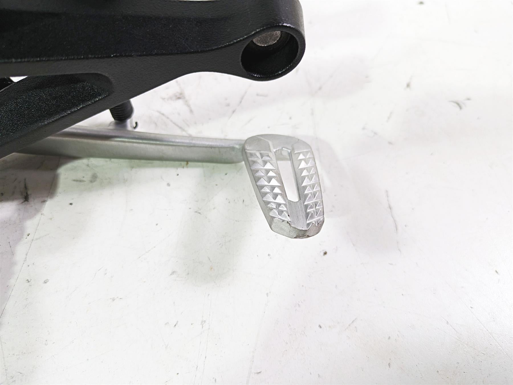 2023 Triumph Street Triple 765 RS Right Rider Footpeg & Brake Pedal T2082484 {{ shop.shopifyCountryName }} - Mototech271