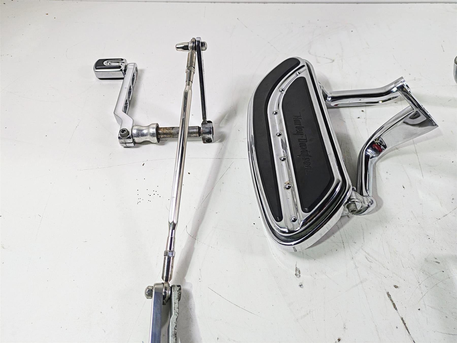 2007 Harley Touring FLHTCU SE CVO E-Glide Full Chrome Floor Board Set 50688-04 {{ shop.shopifyCountryName }} - Mototech271