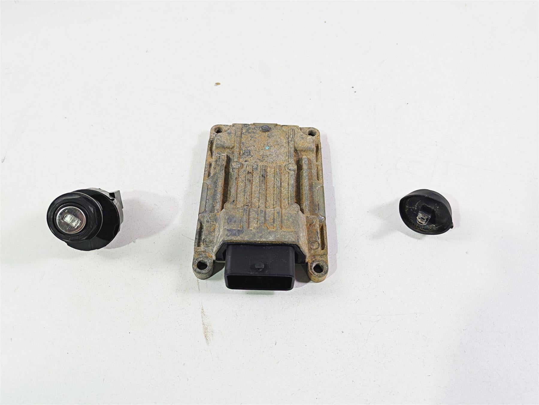 2011 Can-Am Outlander 650 4X4 XT Cdi Ecu Ecm Ignition Switch Key Set 420266716