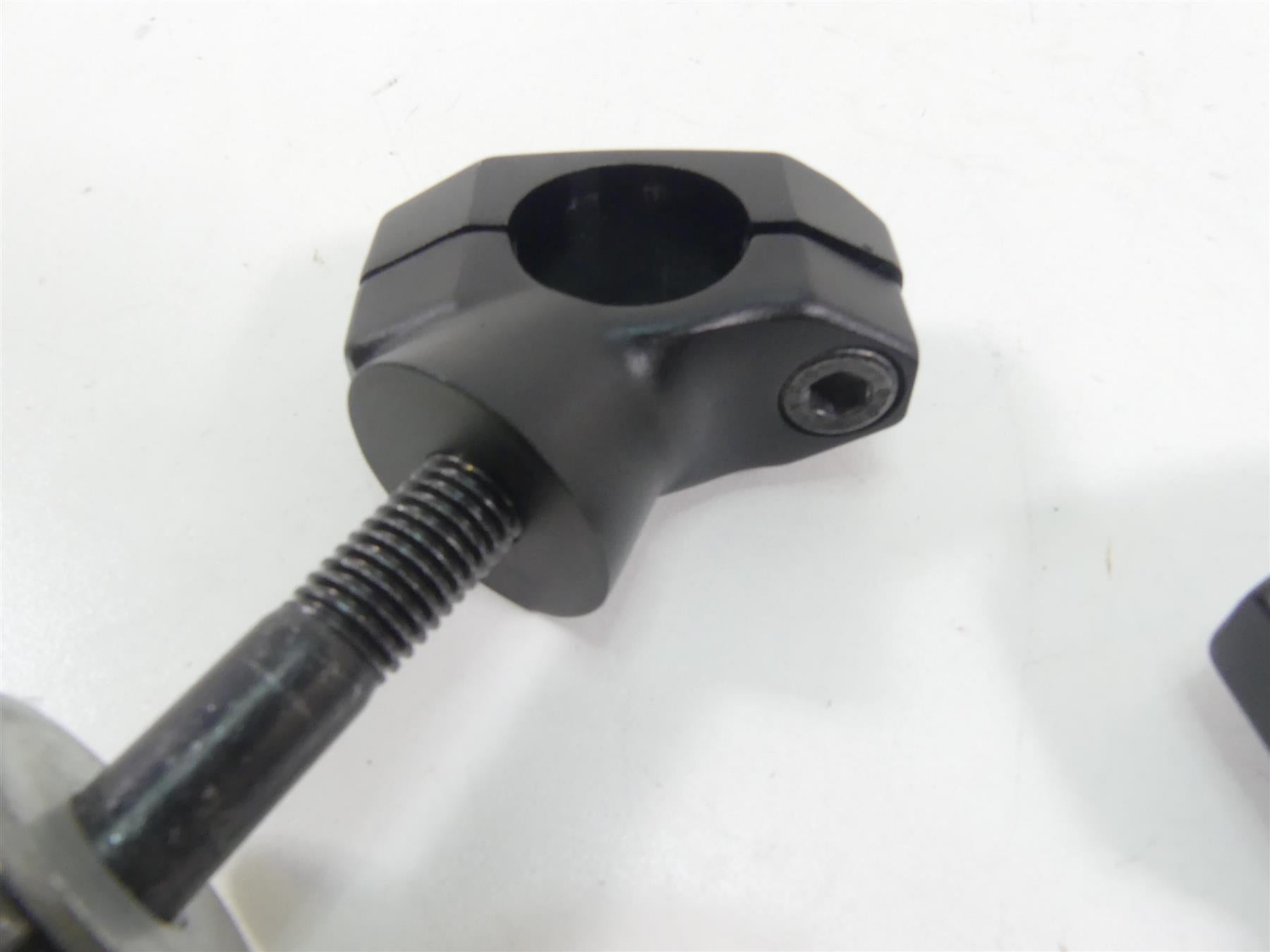2015 Victory Cross Country Tour Handlebar Holder Riser Set 5139570 {{ shop.shopifyCountryName }} - Mototech271