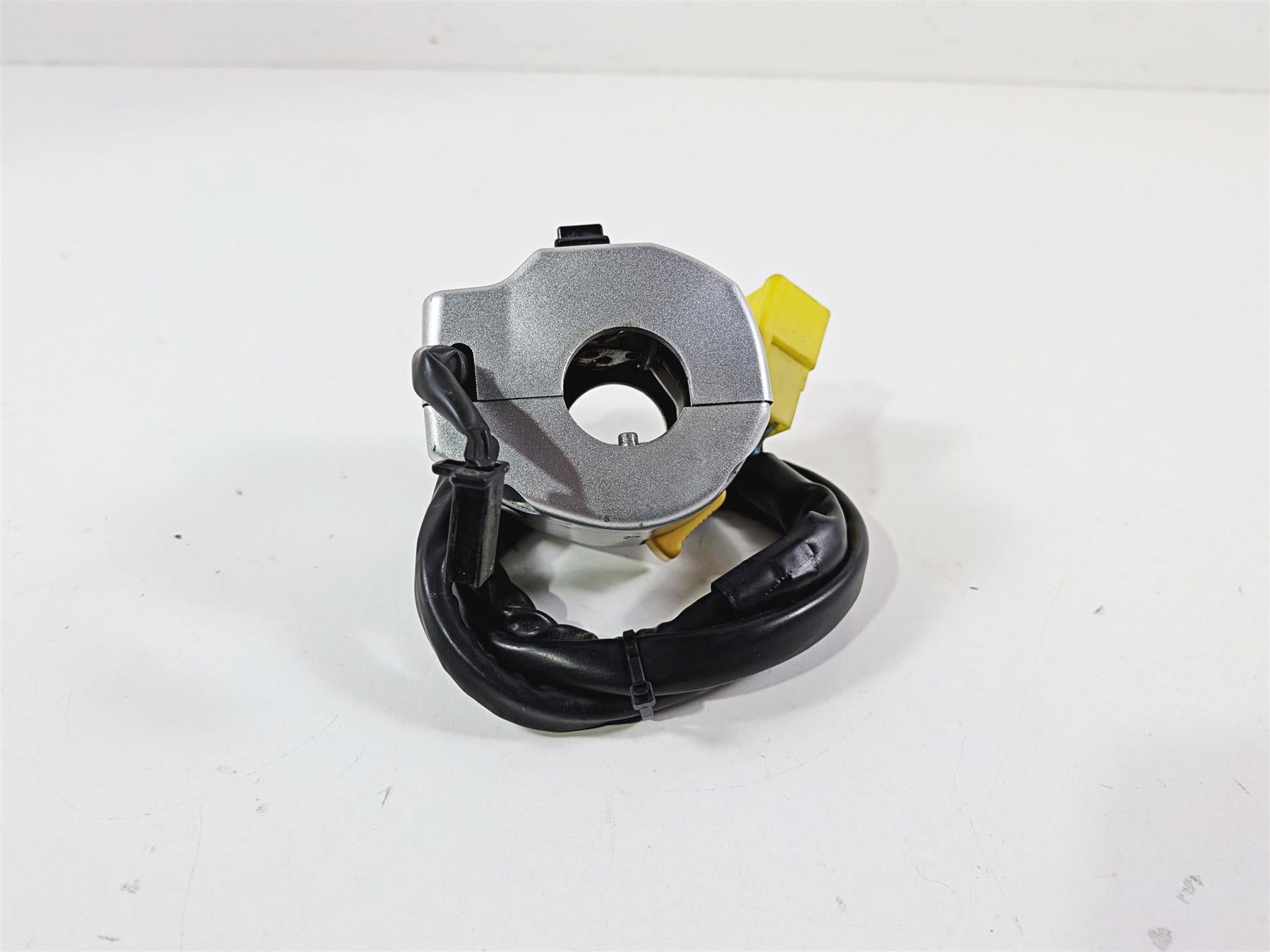 2005 Suzuki VZ800 M50 Boulevard Left Hand Turn Signal Control Switch 37400-39G10 {{ shop.shopifyCountryName }} - Mototech271