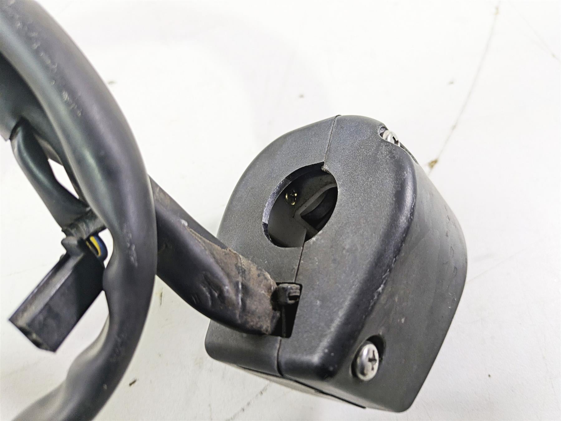 2007 Yamaha XVS1300 V-Star Tour Left Hand Control Switch 3D8-83973-00-00 {{ shop.shopifyCountryName }} - Mototech271