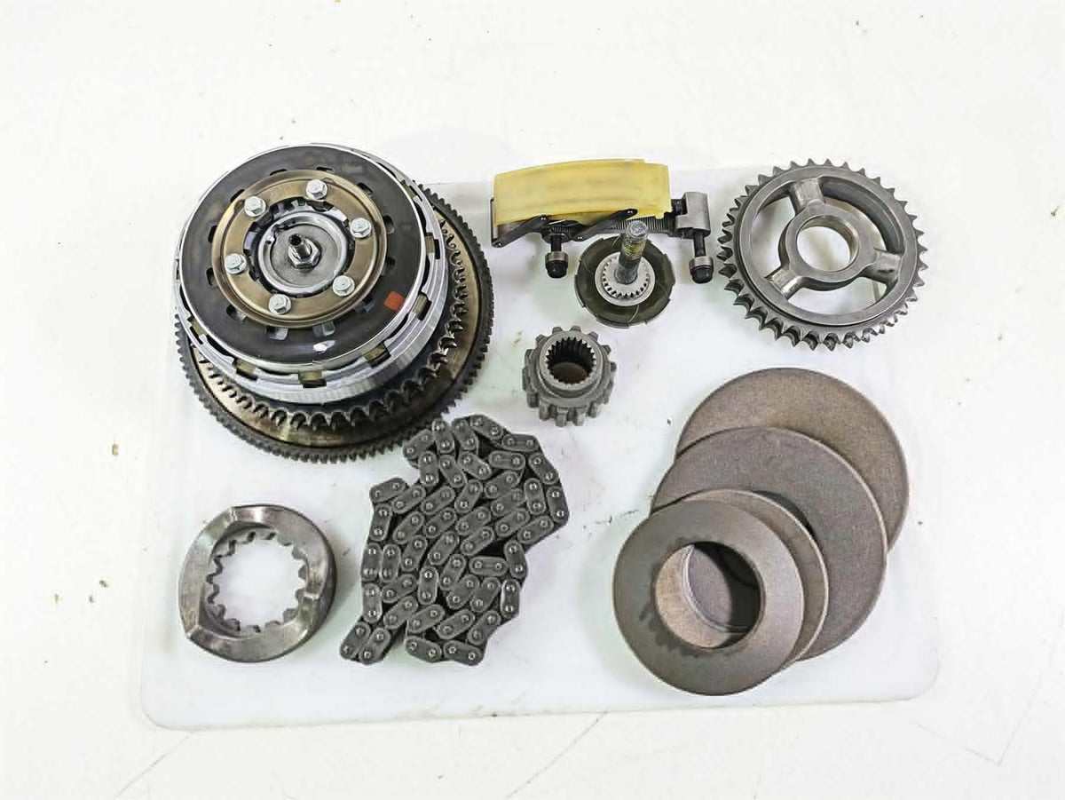 2009 Harley FXCWC Softail Rocker Primary Drive Clutch Kit 9k Only 37813-06A {{ shop.shopifyCountryName }} - Mototech271