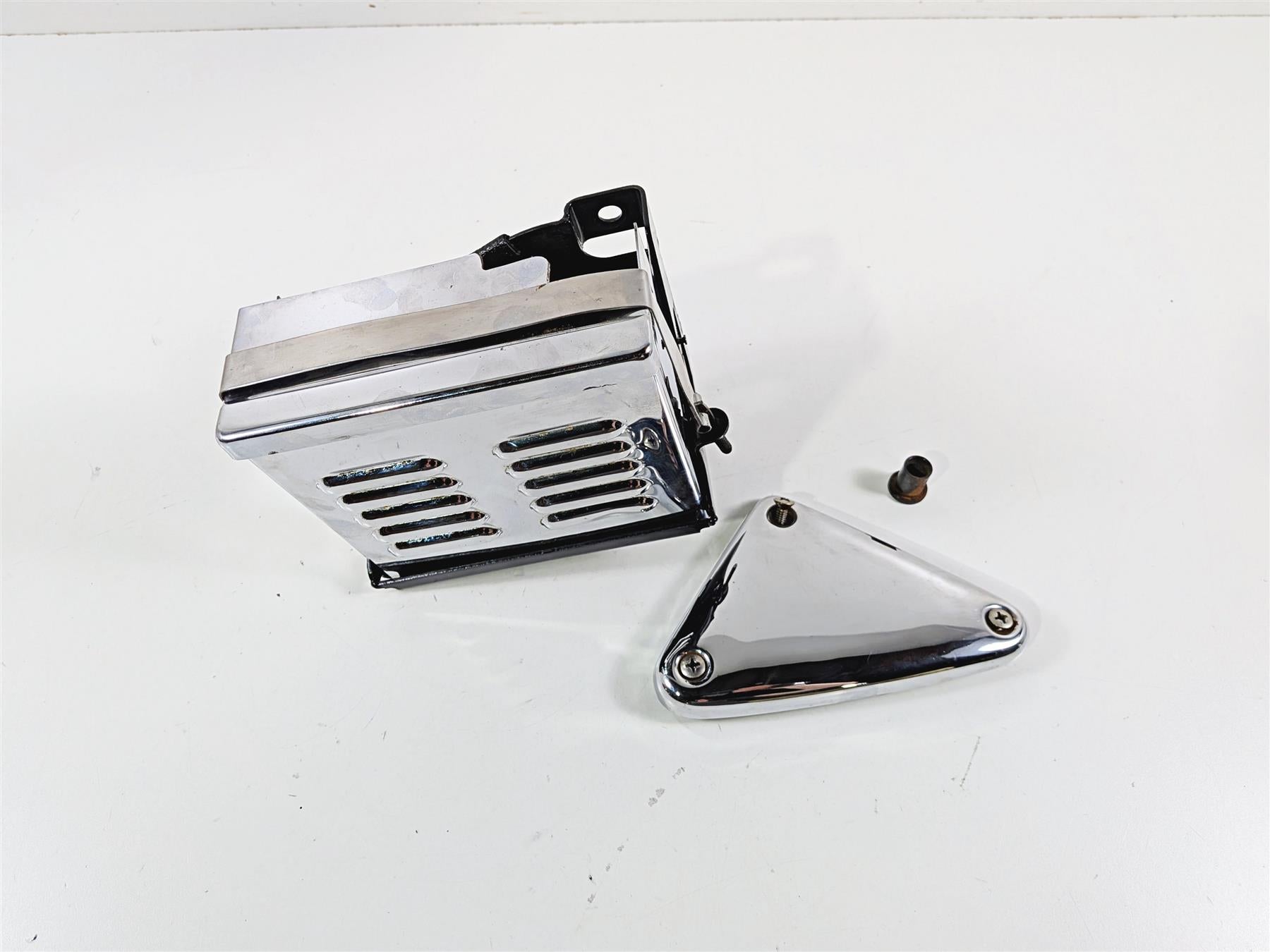 1995 Harley XL883 Sportster Hugger Battery Holder, Cover & Triangle 66194-94A {{ shop.shopifyCountryName }} - Mototech271