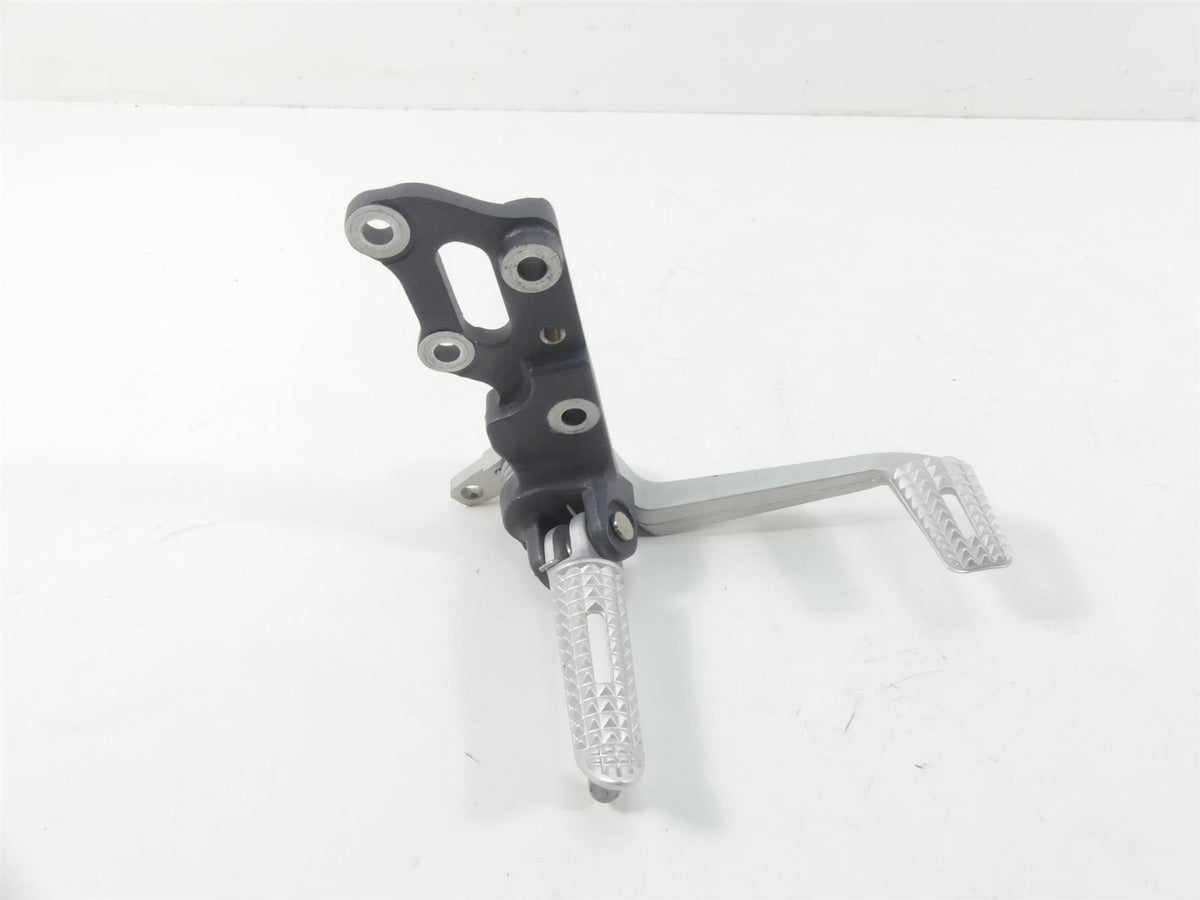 2015 Triumph 1050 Speed Triple R Front Right Footpeg & Brake Pedal T2081752 {{ shop.shopifyCountryName }} - Mototech271